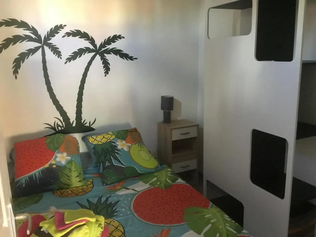 Maison En Residence Privee Avec Piscine Acces Plage Direct 莱特鲁瓦西莱 0*,  马提尼克