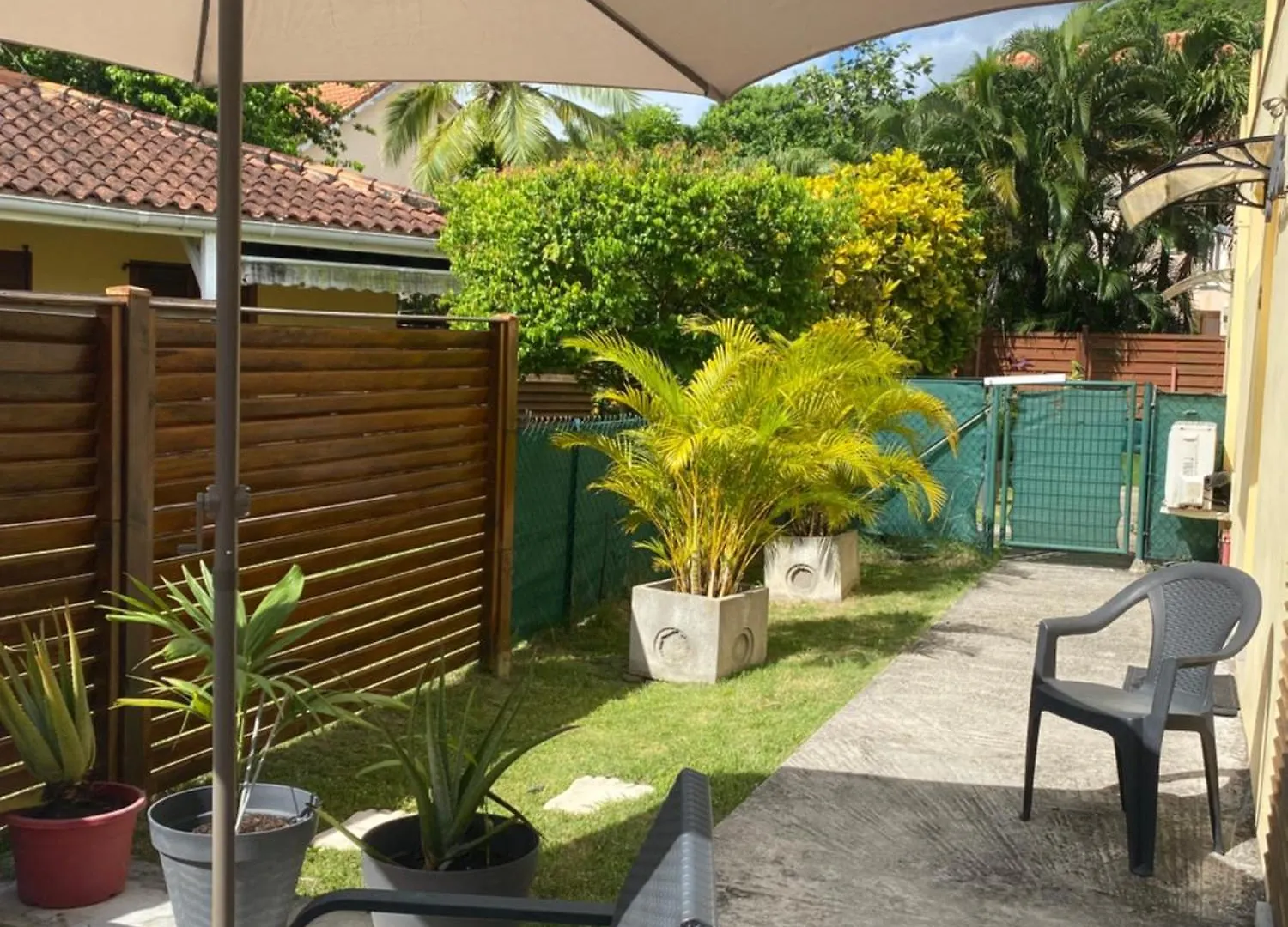 Appartement en résidence 50m plage Les Trois-Ilets