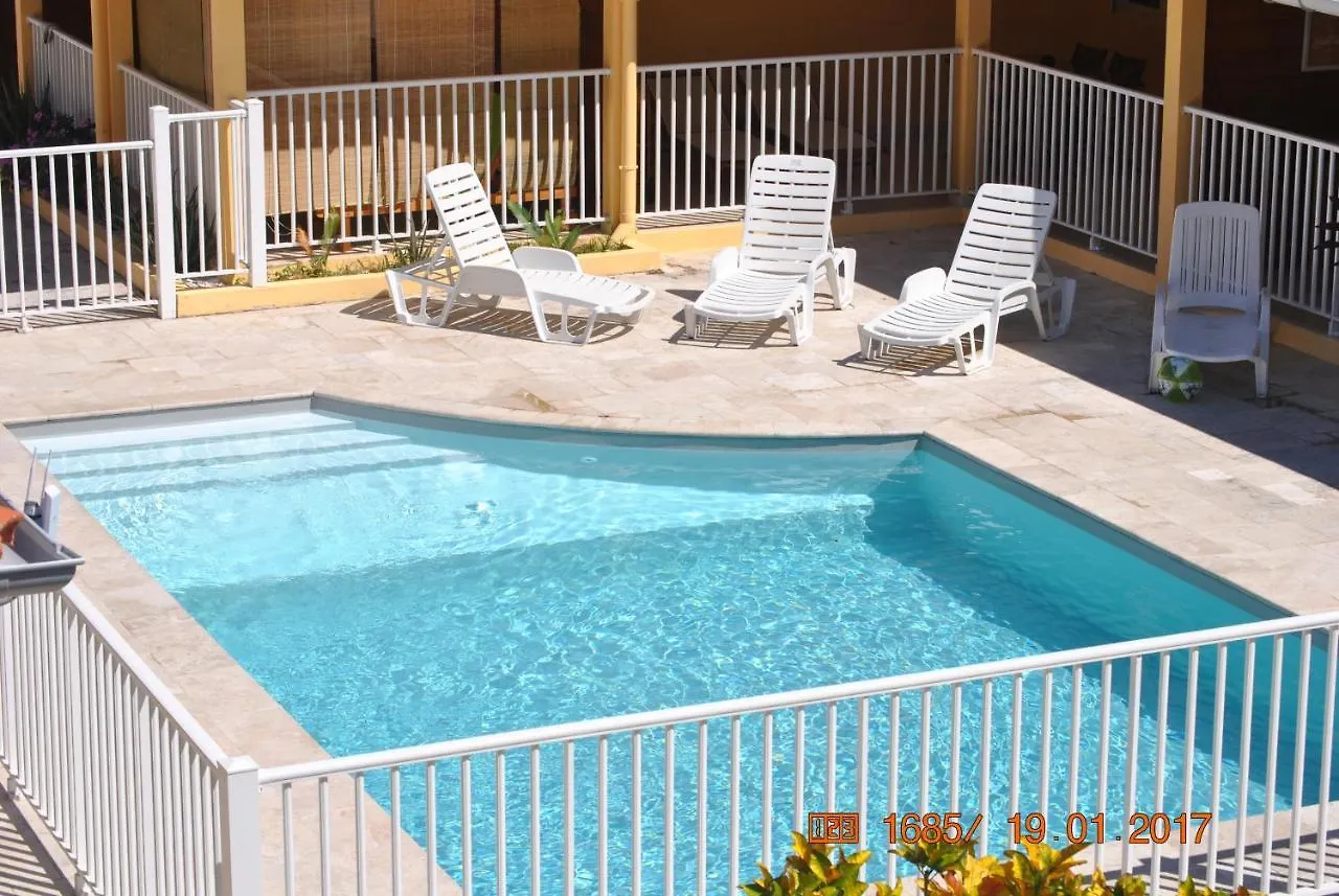 Appartement En Residence 50M Plage Les Trois-Ilets Holiday home